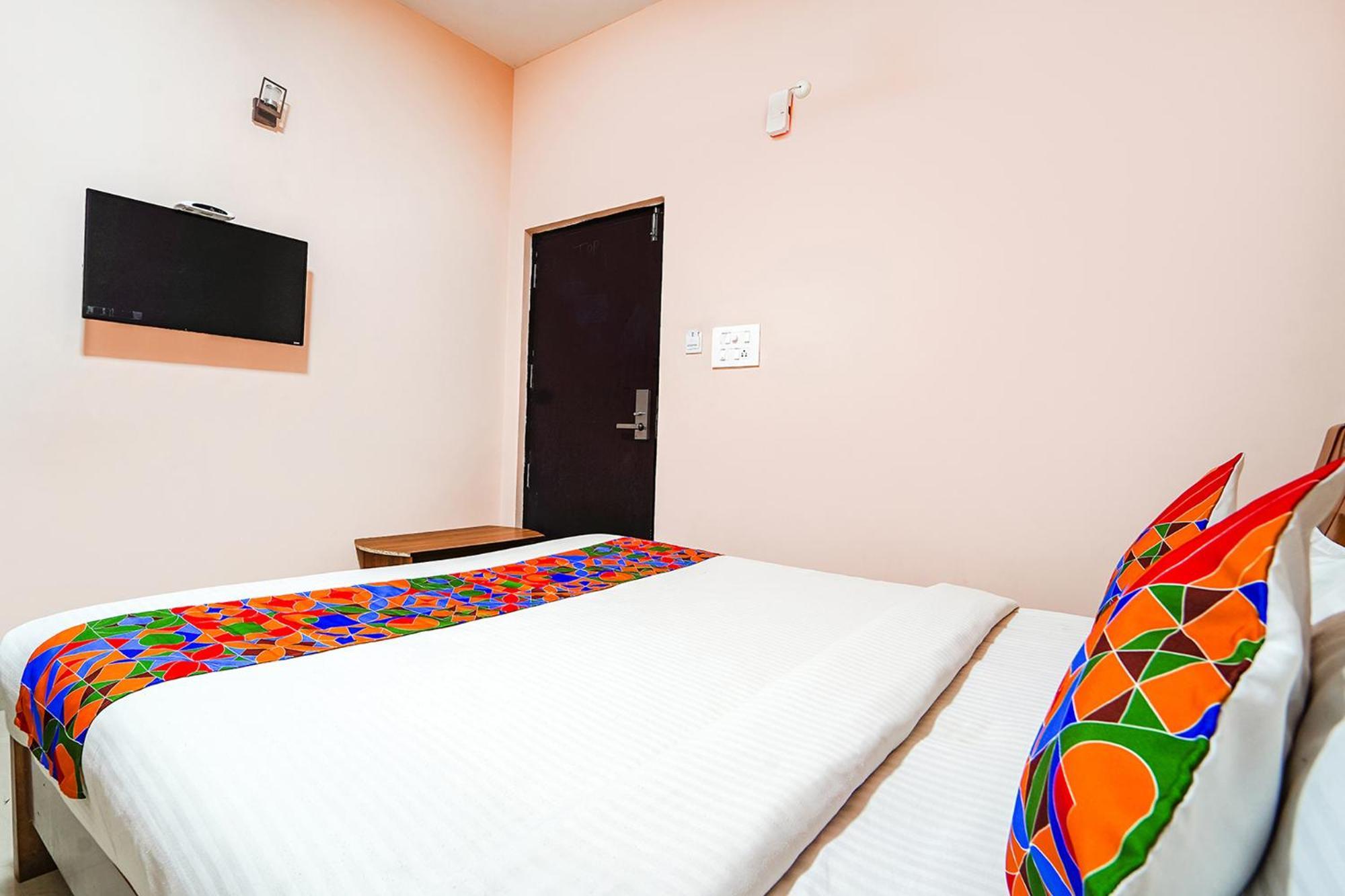 Fabexpress Uv Residency - 700M From Coimbatore International Airport Irugur Ngoại thất bức ảnh